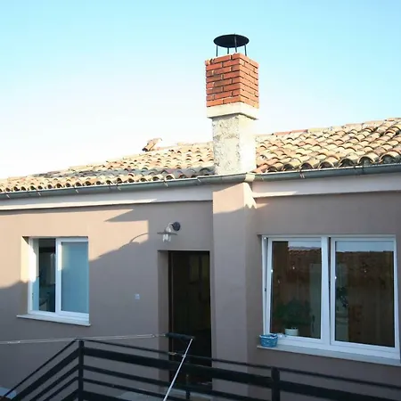 Elena Apartmán *